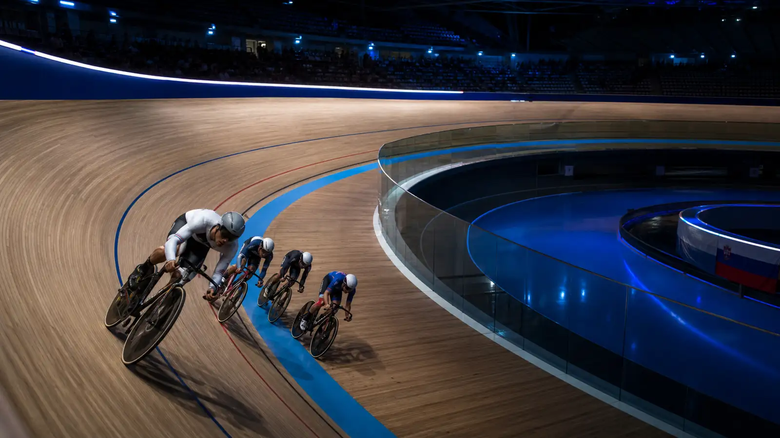 Slovenski kolesarji na krožni velodromski stezi